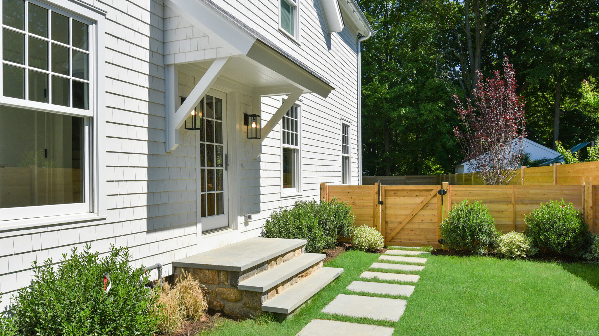 46 Highview Ave Side Entrance